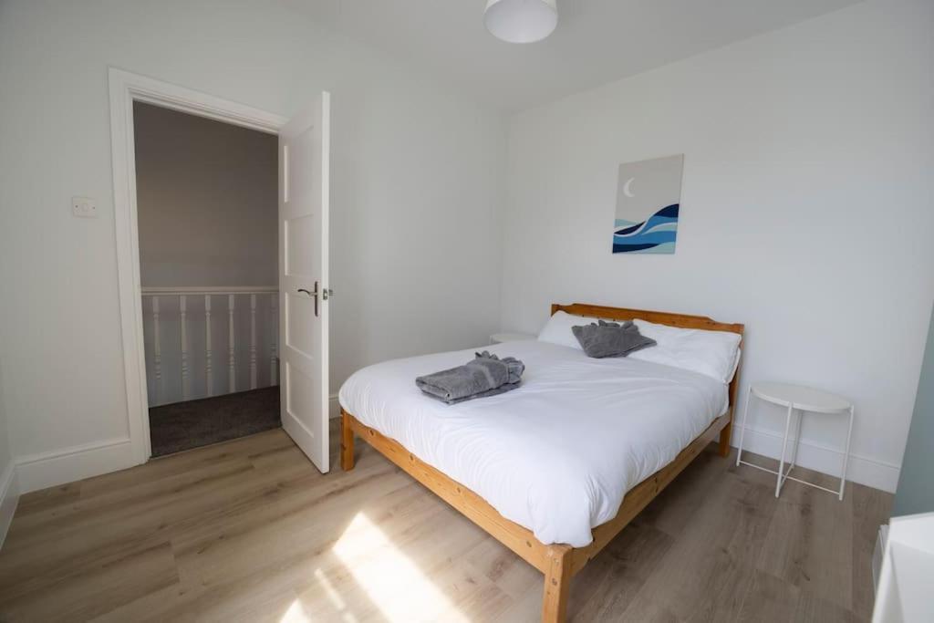 Spacious Holiday Home In Porthcawl Exterior photo
