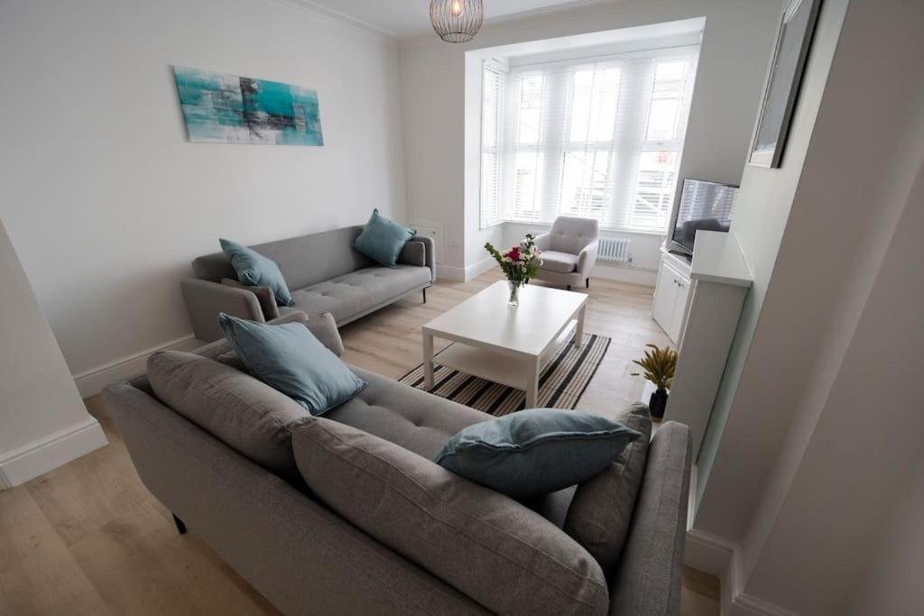 Spacious Holiday Home In Porthcawl Exterior photo