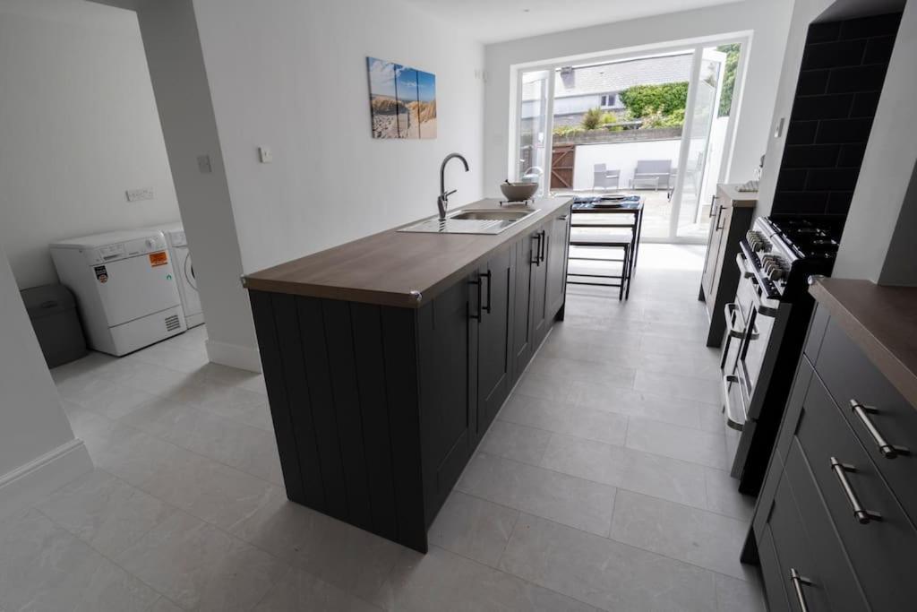 Spacious Holiday Home In Porthcawl Exterior photo