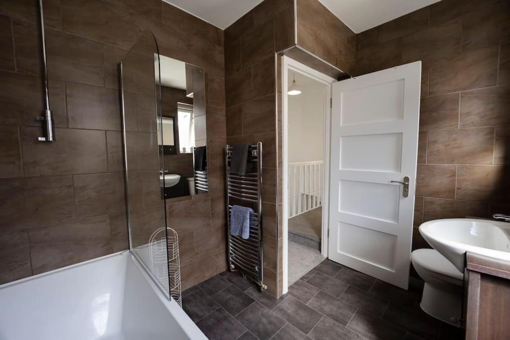 Spacious Holiday Home In Porthcawl Exterior photo