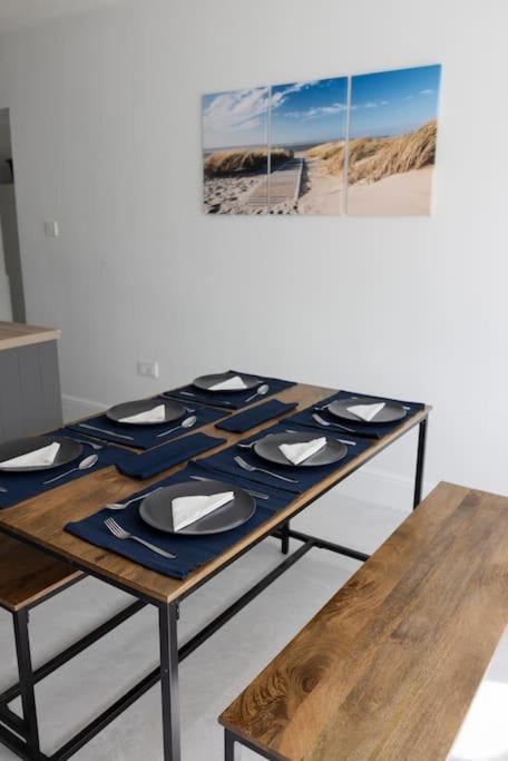 Spacious Holiday Home In Porthcawl Exterior photo
